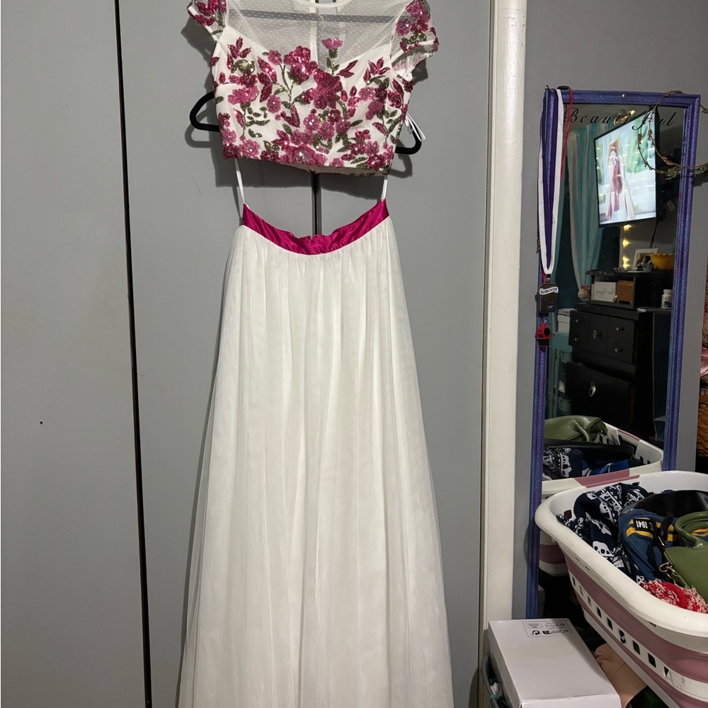 Elegant Floral Pink and White Prom Dress